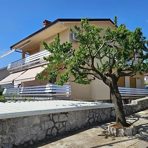 Pavlovic Apartment